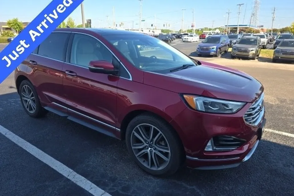 2019 Ford Edge Titanium photo 1