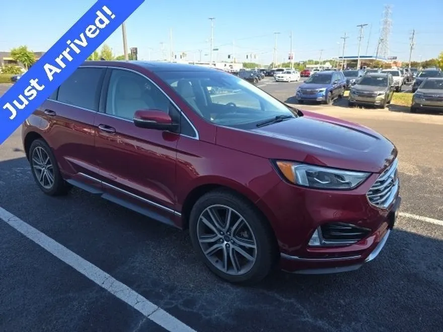 2019 Ford Edge Titanium photo 1