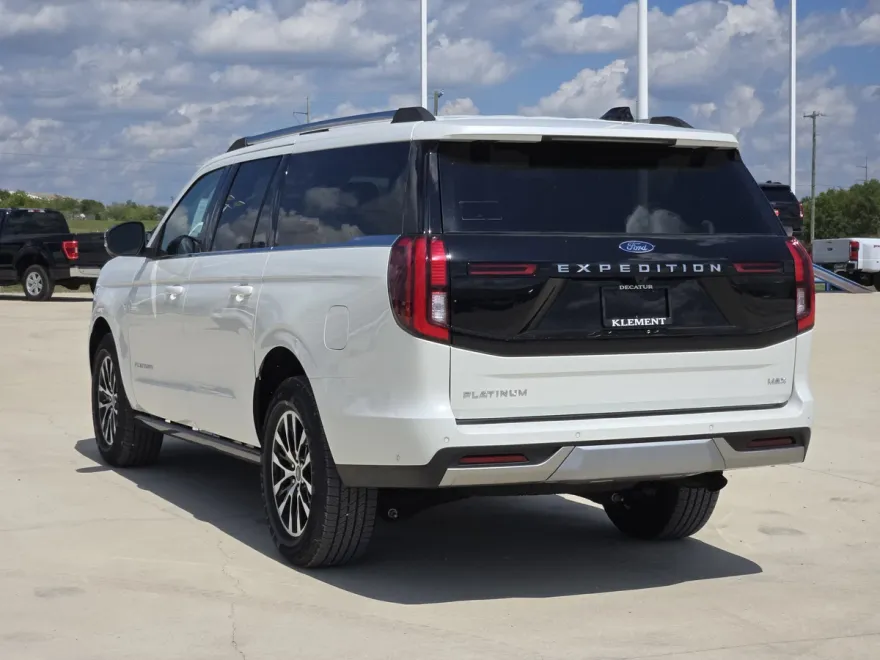 2025 Ford Expedition MAX Platinum photo 1