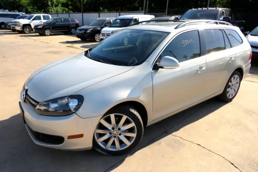 2011 Volkswagen Jetta SportWagen 2.0 TDI photo 1