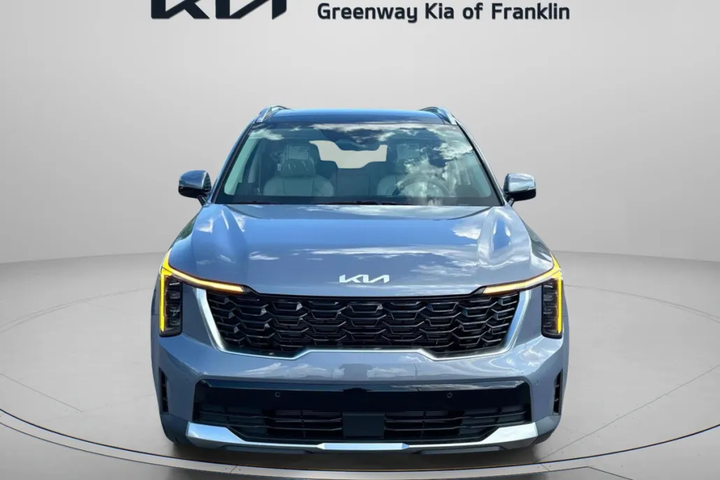 2025 Kia Sorento S photo 1