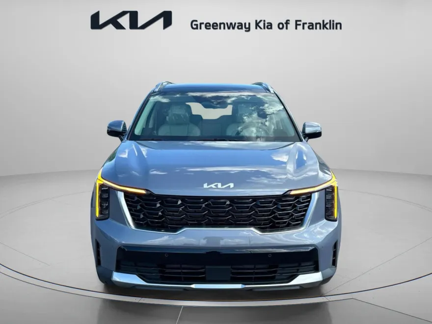 2025 Kia Sorento S photo 1