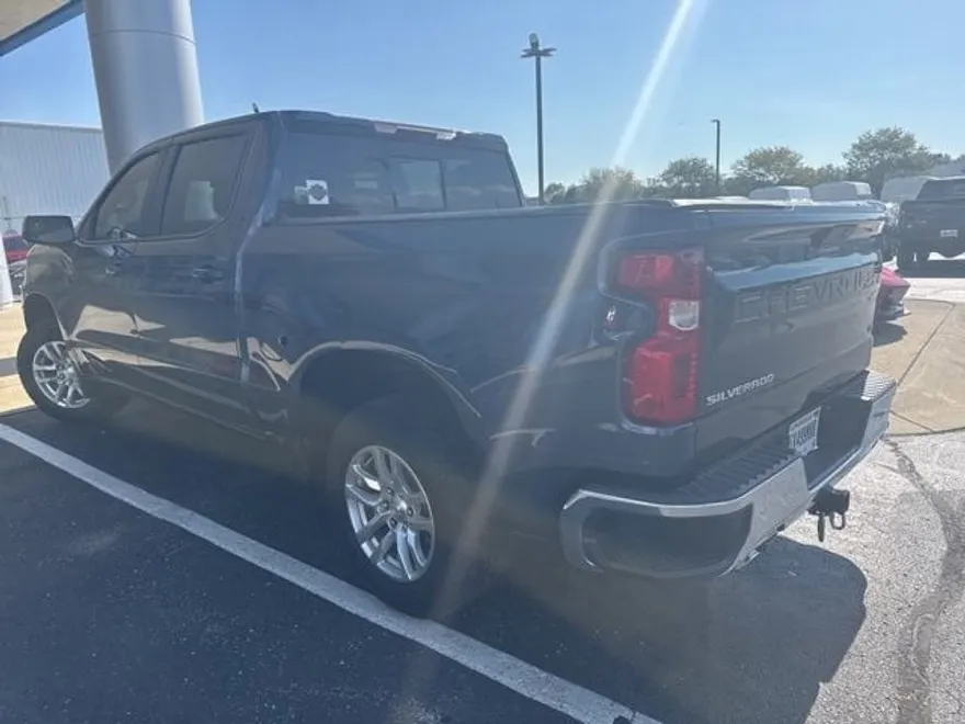 2021 Chevrolet Silverado 1500 LT photo 1