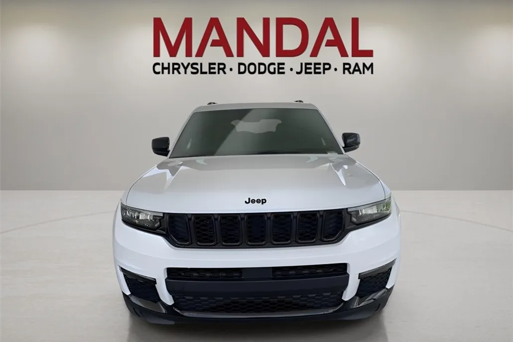 2025 Jeep Grand Cherokee Limited photo 1