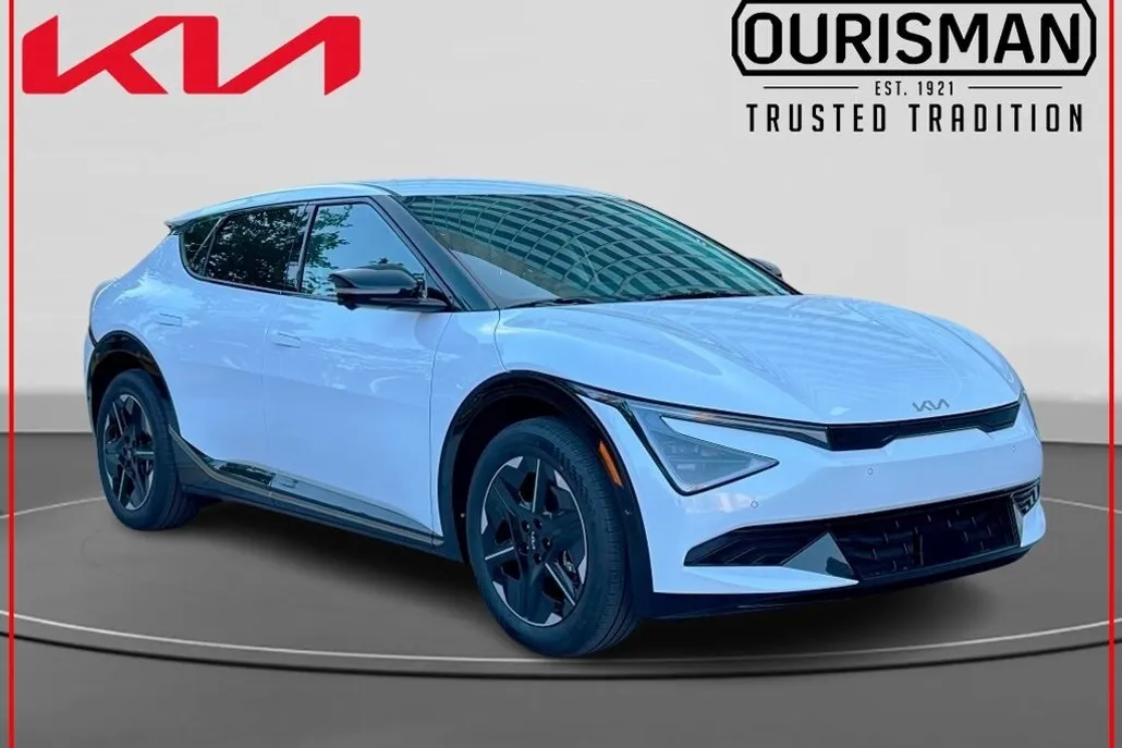 2025 Kia EV6 Wind photo 1