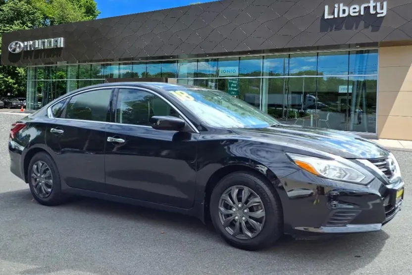 2018 Nissan Altima 2.5 S photo 1