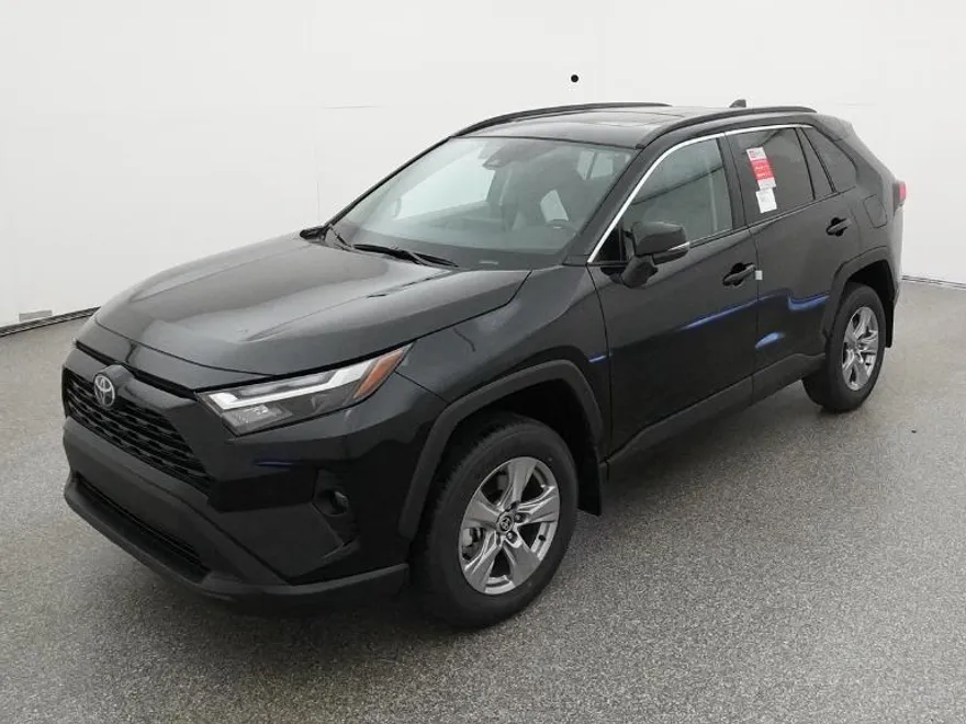2025 Toyota RAV4 XLE photo 1