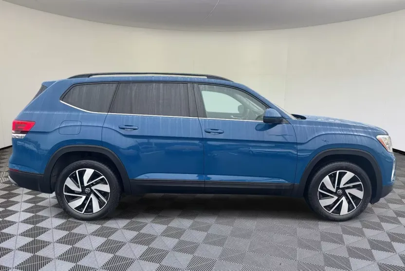 2025 Volkswagen Atlas SE Technology photo 1