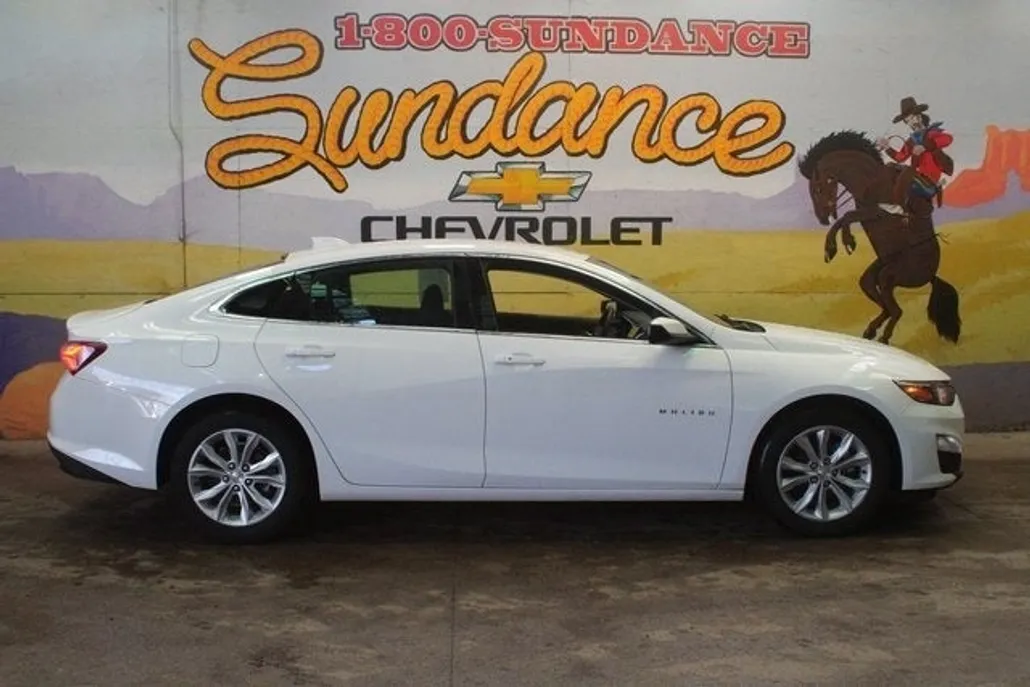 2022 Chevrolet Malibu 1LT photo 1