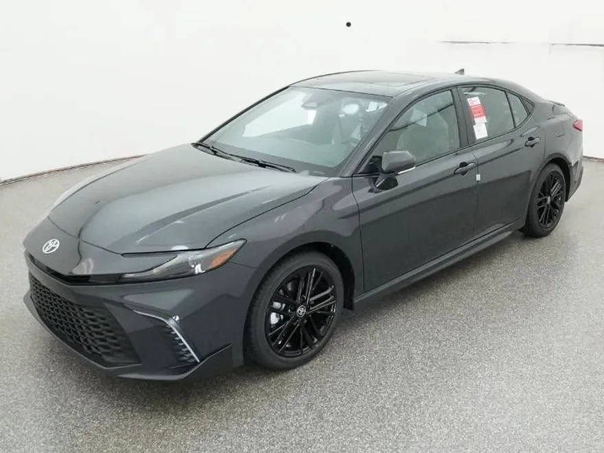2025 Toyota Camry LE photo 1