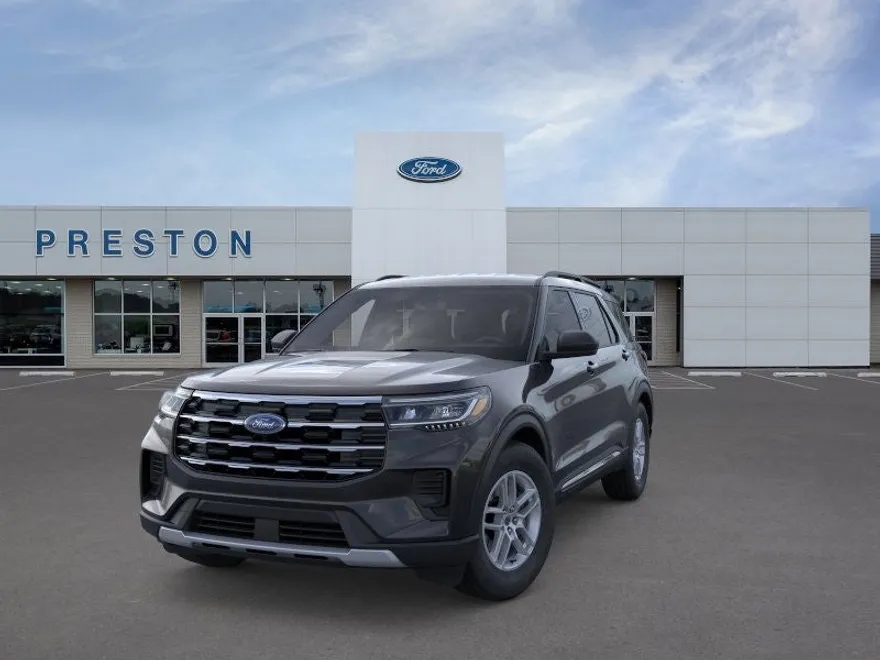2025 Ford Explorer photo 1