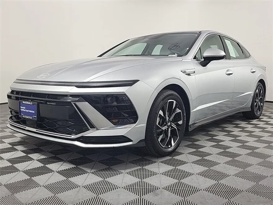 2024 Hyundai Sonata SEL photo 1