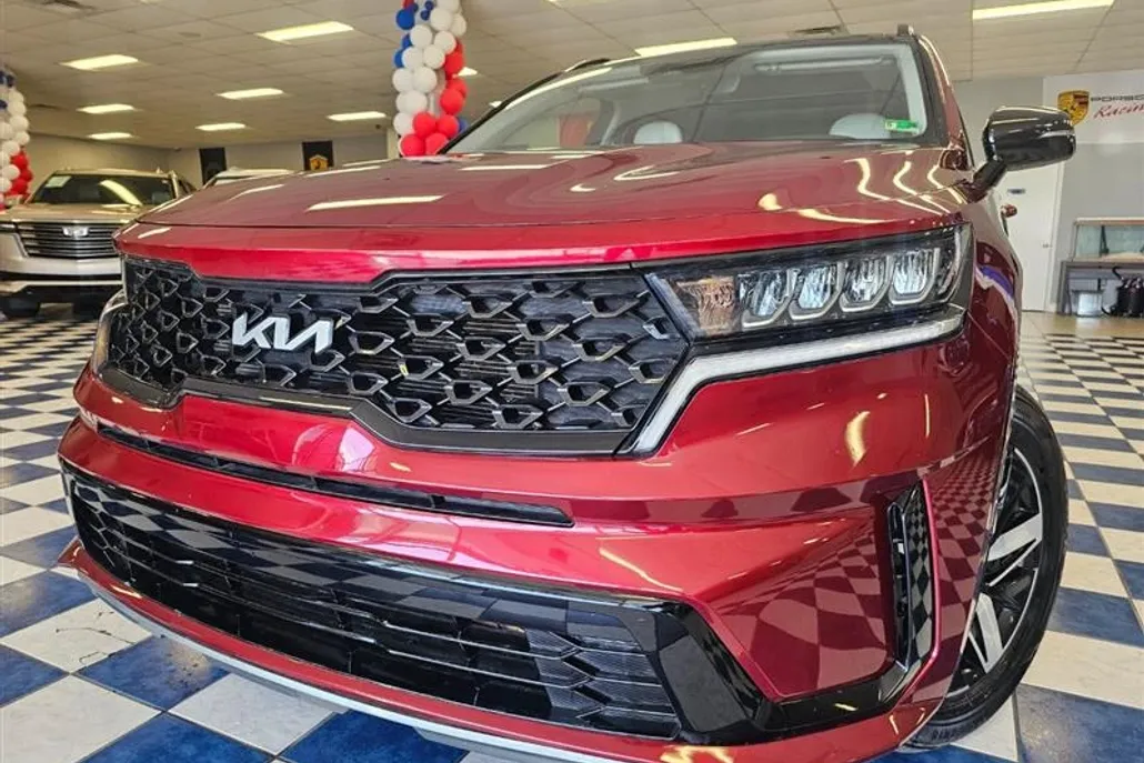 2022 Kia Sorento S photo 1