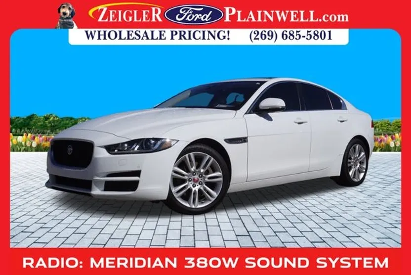 2019 Jaguar XE Premium photo 1