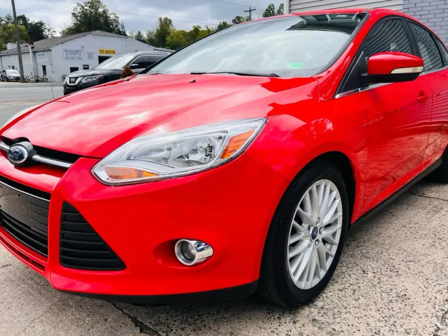 2012 Ford Focus SEL photo 1