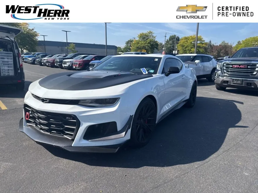 2022 Chevrolet Camaro ZL1 photo 1