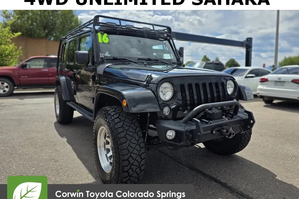2016 Jeep Wrangler Unlimited Sahara photo 1