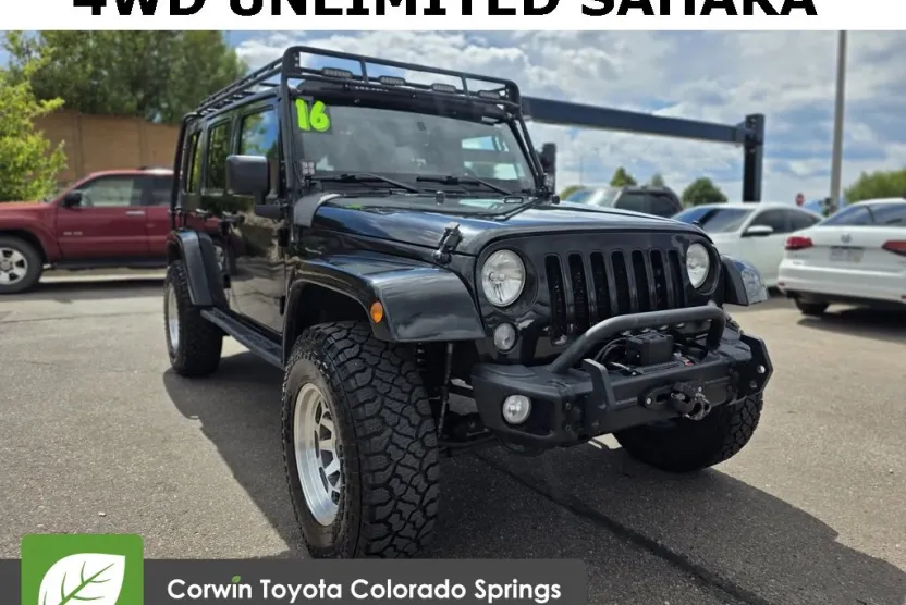 2016 Jeep Wrangler Unlimited Sahara photo 1