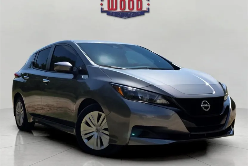 2023 Nissan Leaf S photo 1
