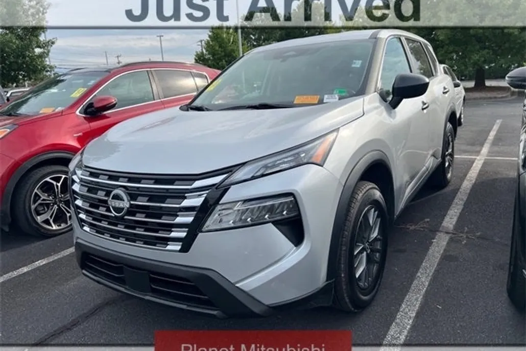 2024 Nissan Rogue S photo 1