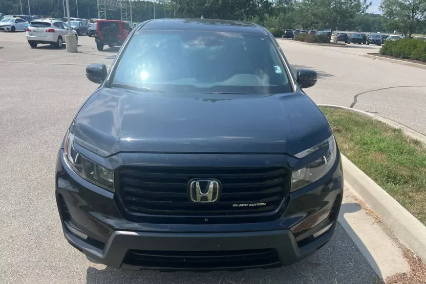 2022 Honda Ridgeline Black Edition photo 1