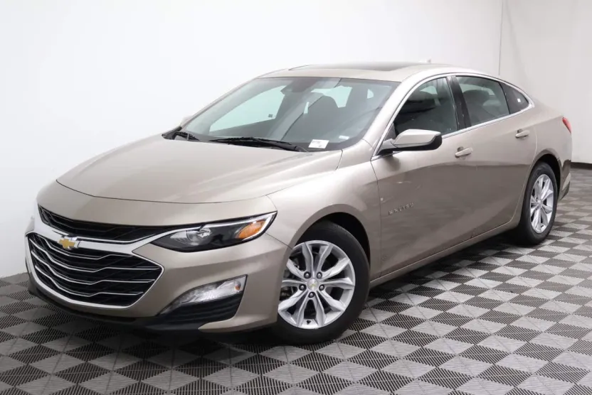 2024 Chevrolet Malibu 1LT photo 1
