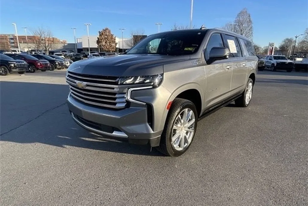 2022 Chevrolet Suburban High Country photo 1