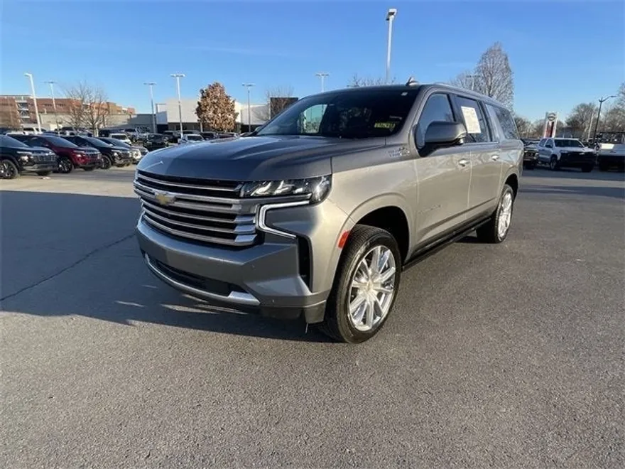 2022 Chevrolet Suburban High Country photo 1