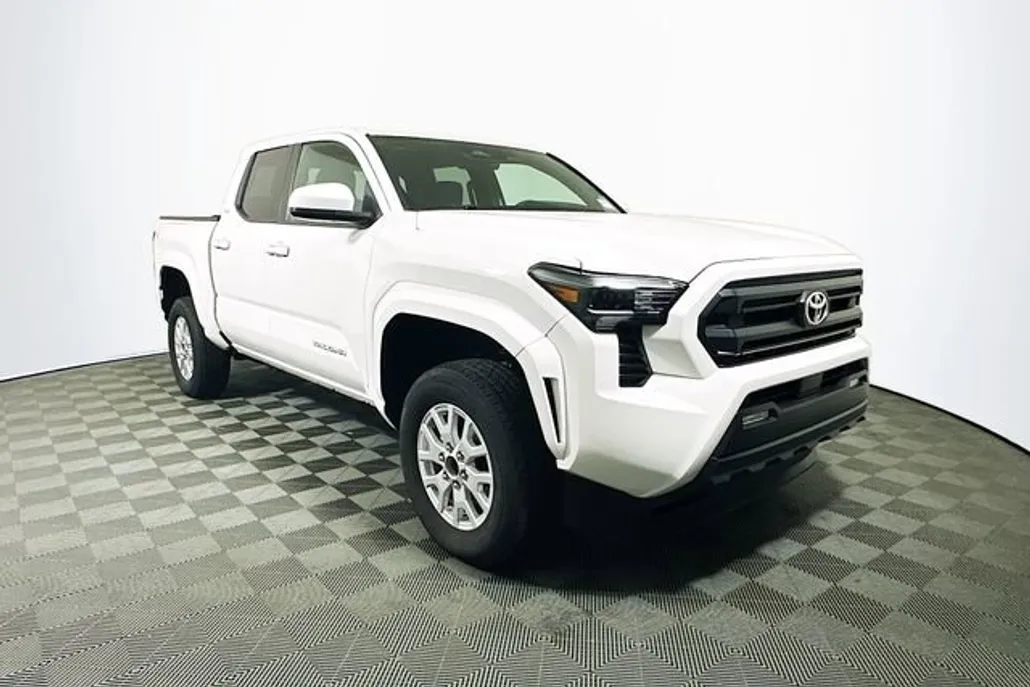 2024 Toyota Tacoma SR5 photo 1