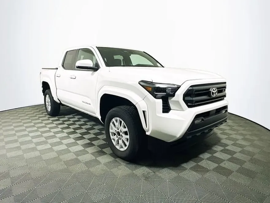2024 Toyota Tacoma SR5 photo 1