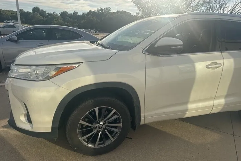 2018 Toyota Highlander SE XLE photo 1