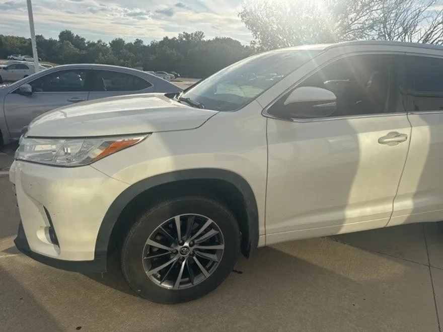 2018 Toyota Highlander SE XLE photo 1