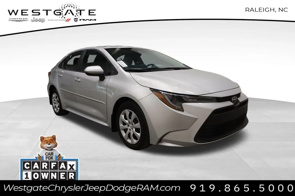 2024 Toyota Corolla LE photo 1
