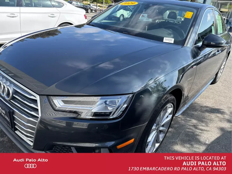 2019 Audi A4 Premium Plus 45 TFSI Quattro photo 1