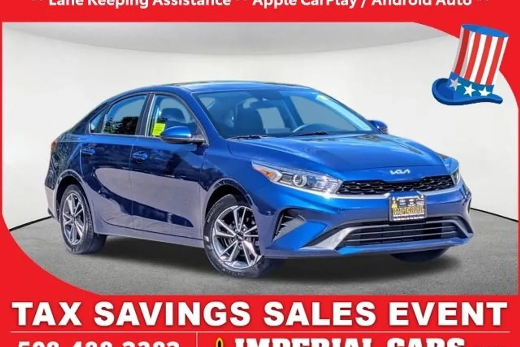 2022 Kia Forte LXS photo 1