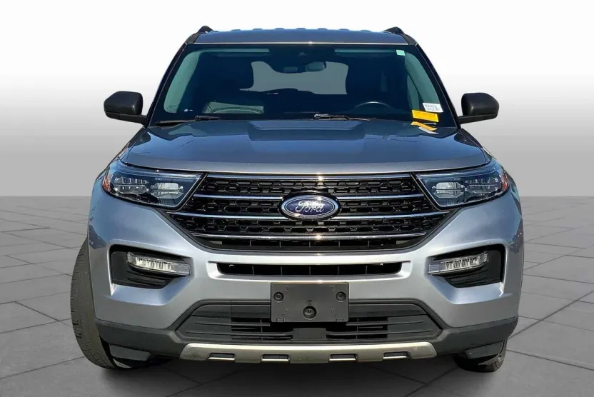 2021 Ford Explorer XLT photo 1