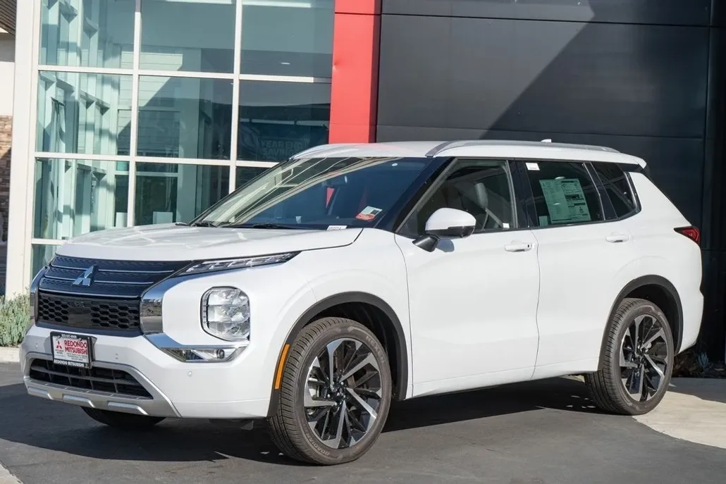 2025 Mitsubishi Outlander PHEV SEL photo 1