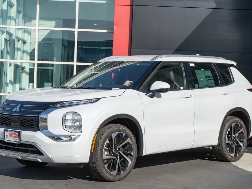 2025 Mitsubishi Outlander PHEV SEL photo 1