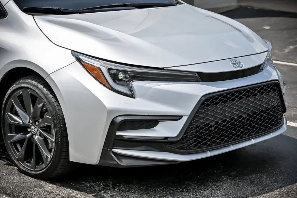 2023 Toyota Corolla SE photo 1