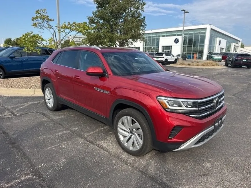2022 Volkswagen Atlas Cross Sport SE Technology photo 1