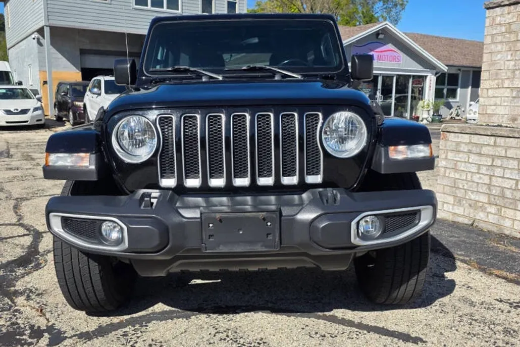 2020 Jeep Wrangler Unlimited Sahara photo 1