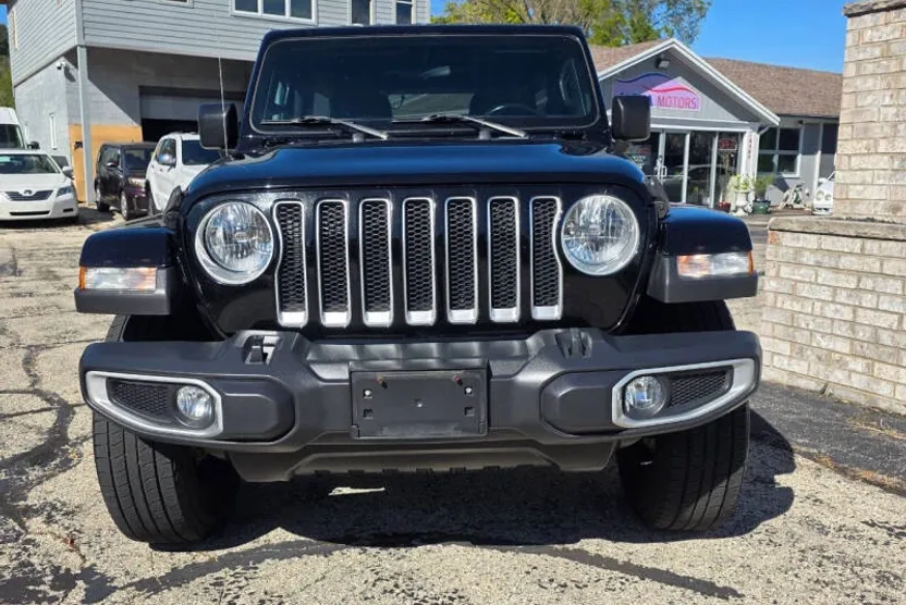 2020 Jeep Wrangler Unlimited Sahara photo 1