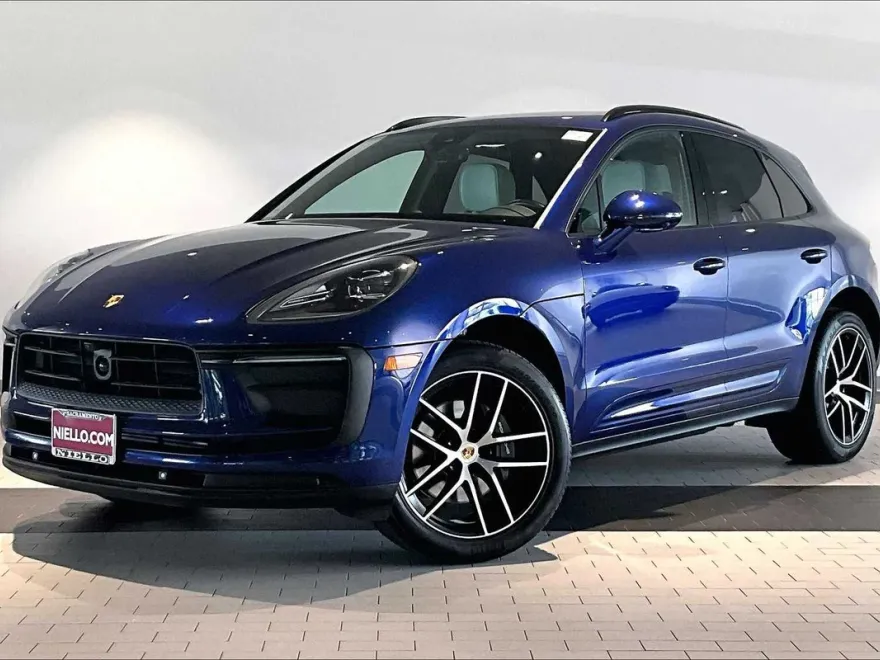 2024 Porsche Macan T photo 1