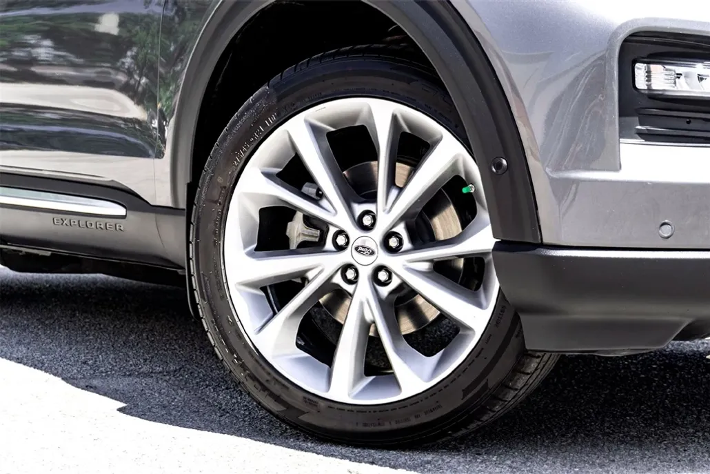 2021 Ford Explorer Platinum photo 1