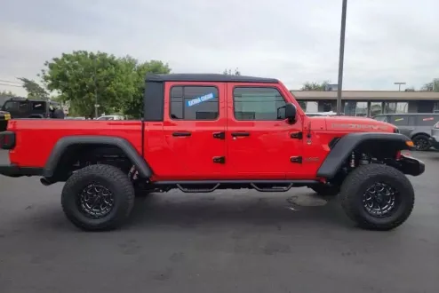 2021 Jeep Gladiator Mojave photo 2