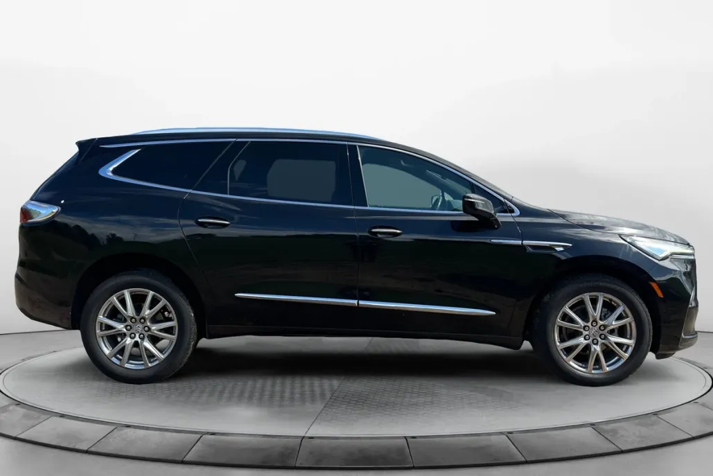 2023 Buick Enclave Essence photo 1