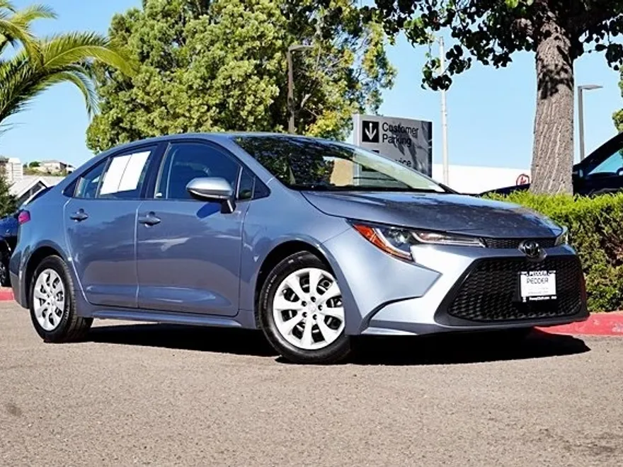 2022 Toyota Corolla LE photo 1