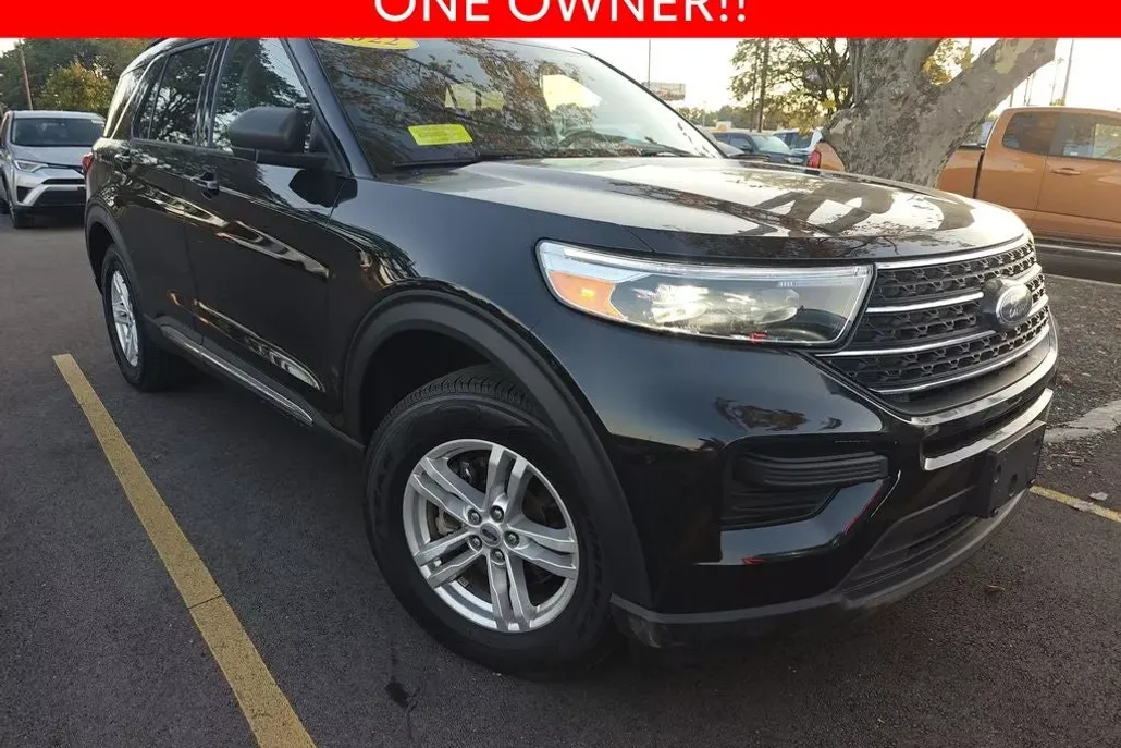 2022 Ford Explorer XLT photo 1