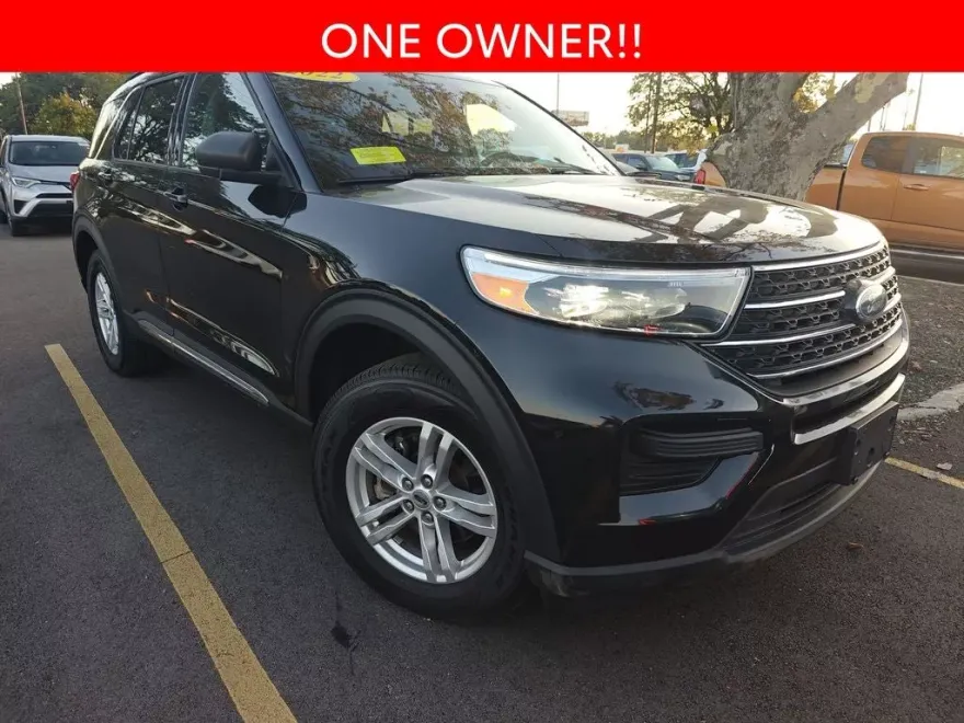 2022 Ford Explorer XLT photo 1