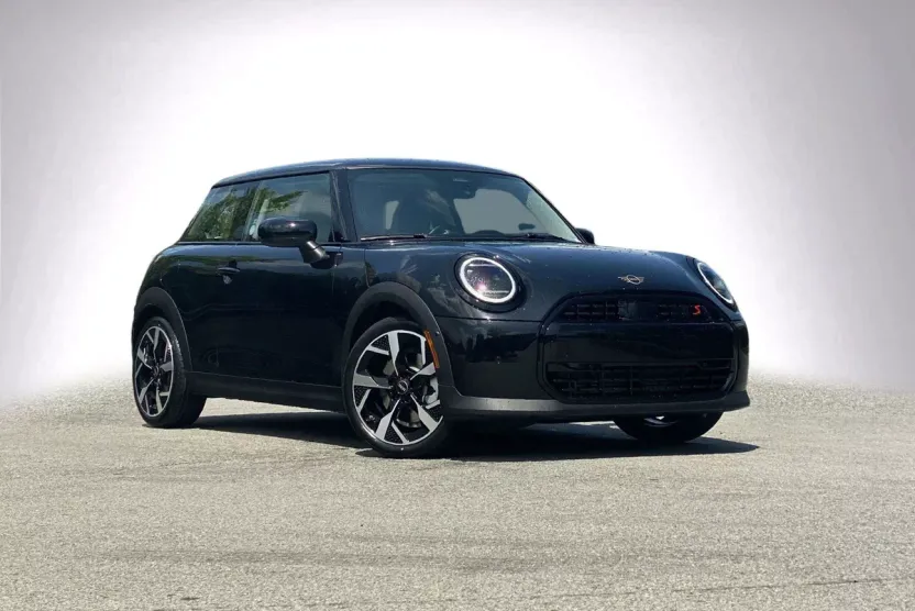 2025 Mini Cooper 2 Door Hardtop Signature photo 1